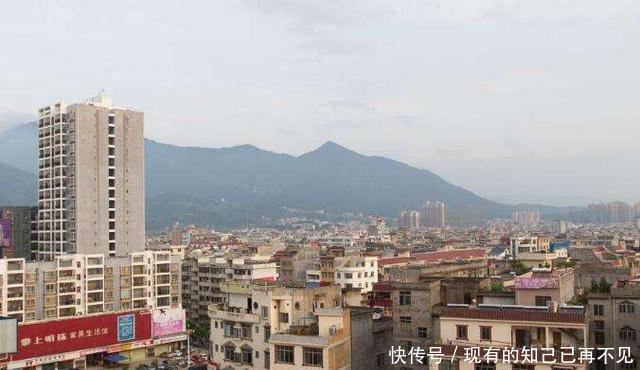 广西最富有的县, 拥有自己的机场