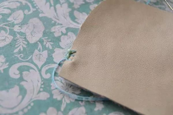 锁边珠绣的手工制作教程，让整体衣服更加时尚高贵，收藏起来