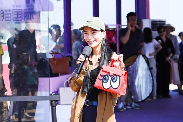 前方长腿小姐姐出没！35℃齐聚上海奇幻市场，美女妙物太养眼