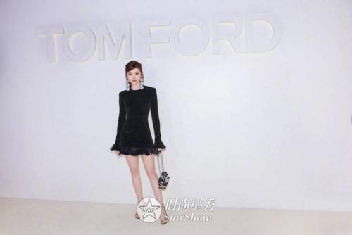 景甜、孟美岐、何穗看秀都能气场全开