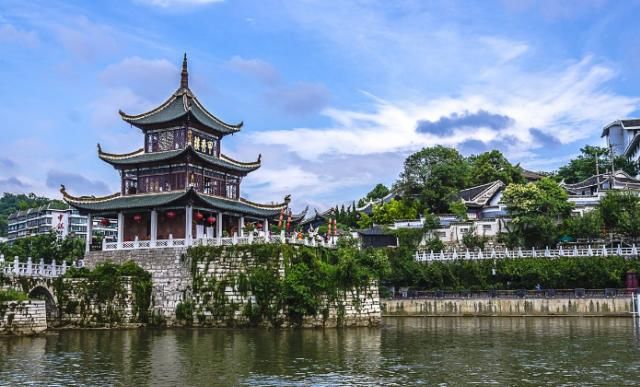 建在石头上的古楼,历史悠久免费开放,已是当地有代表性的景点!