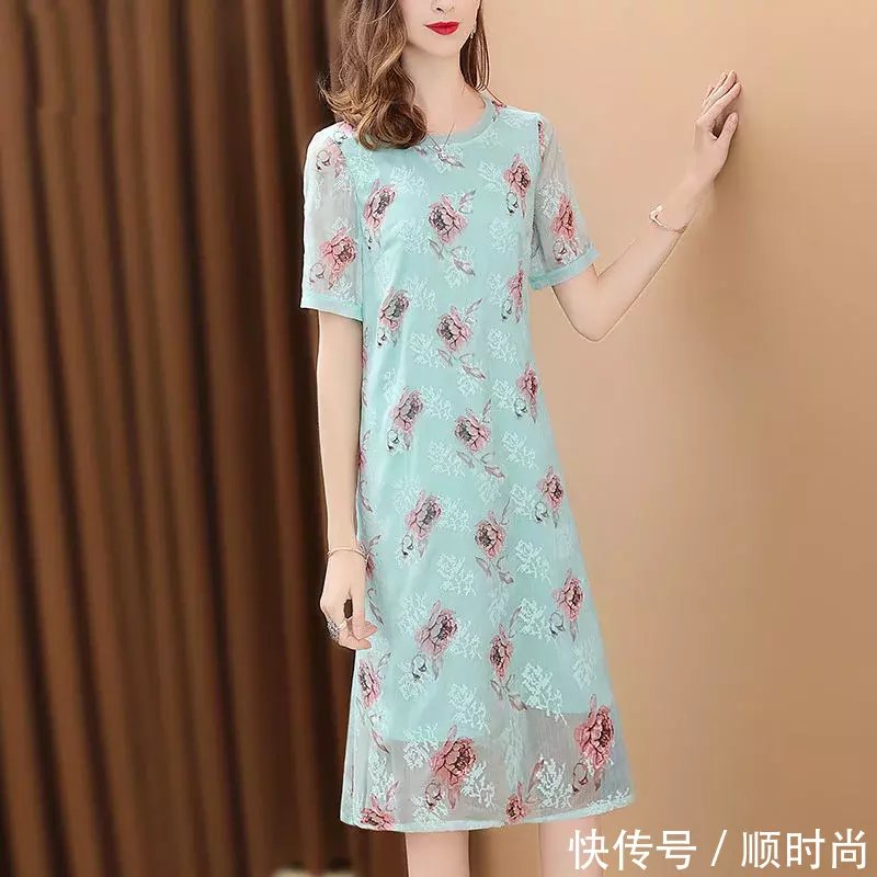 今年很潮流的几款连衣裙，时尚又不贵，三伏天穿时髦又清爽