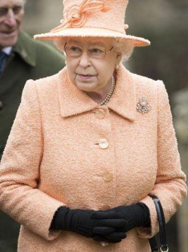 英国王室禁忌: 这种高跟鞋梅根不敢尝试, 凯特却偏要“以身试险”