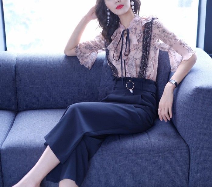 女人一旦过了40，别穿花里胡哨了，这样穿阔腿裤套装才显优雅美