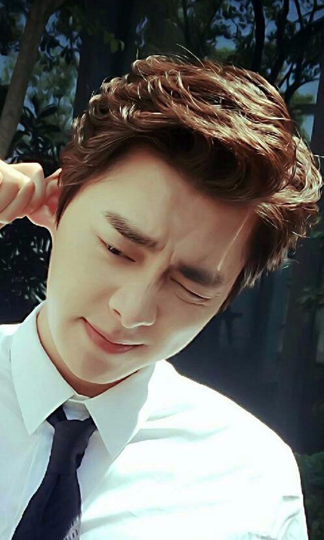 李易峰换新发型像换了张脸, 颜值爆表堪比整容