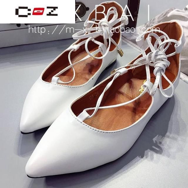 尖头平底鞋的舒适与优雅并存，高跟鞋的确不懂