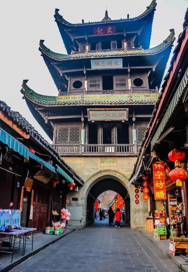 四川这个古城又火了，离成都重庆都很近，人们说它会超过丽江？