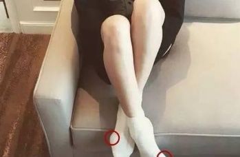 要去海边浪，除了身材还要美脚