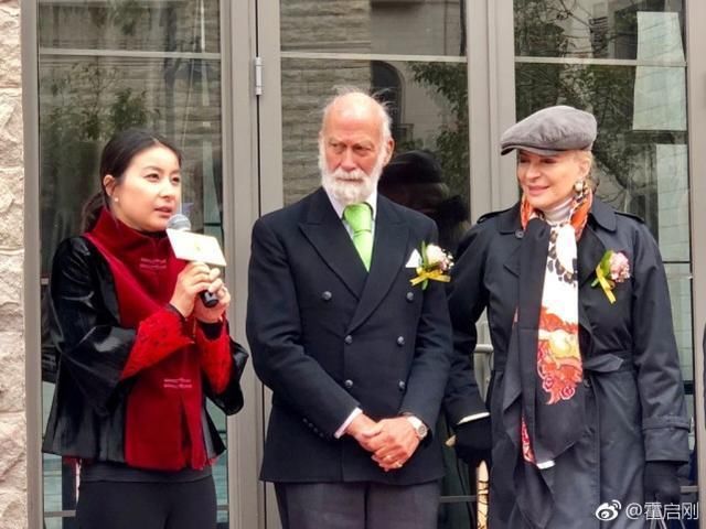 霍启刚发布太太新消息 晶晶在霍家长辈支持下开始管理家族事务 雪花新闻