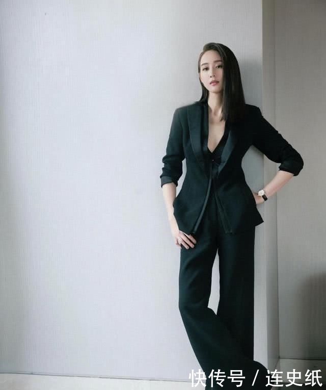  设计■张钧甯美得真让人嫉妒！穿条纹衬衫配9分阔腿裤，自带高级感炸裂