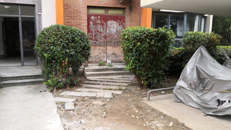 楼上装修建筑垃圾堆楼下、小区景观河没人管变黑臭……宝山区已介