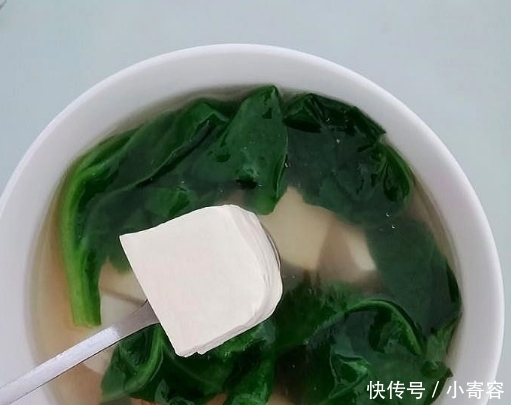  『皮肤』李阿姨从不长斑，竟是因为这个家常菜！真不愧是“天然褪黑素”！