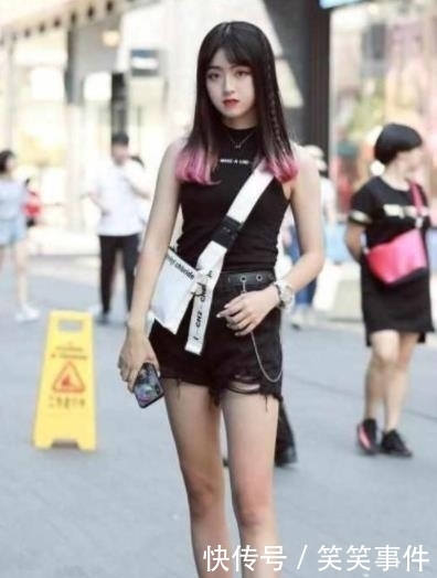 【 感觉】仙女般的气质,让人心动的感觉,街拍:温文儒雅的小姐姐