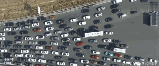 国家正式宣布再见，收费站！