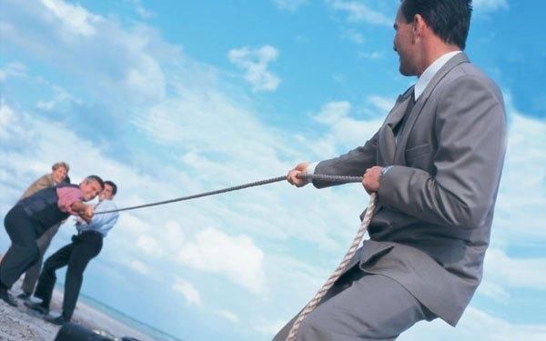 刘强东传言性侵被捕:再牛的职场，也有竞争对手落井下石?