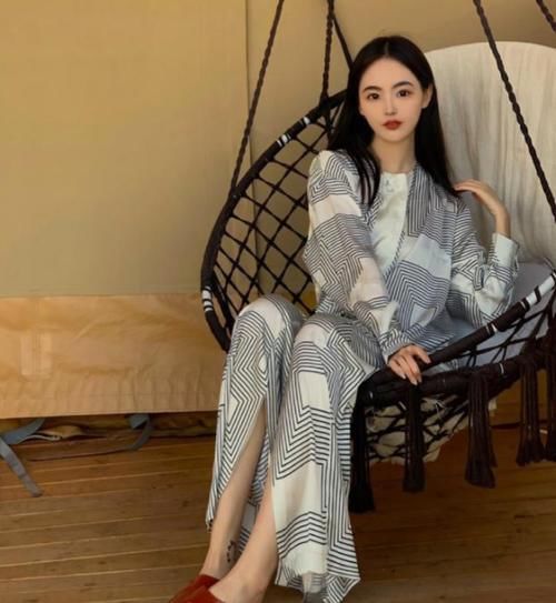  #穿搭#漂亮女生的标准身高，一半以上都超了，看你有没有拖后腿！