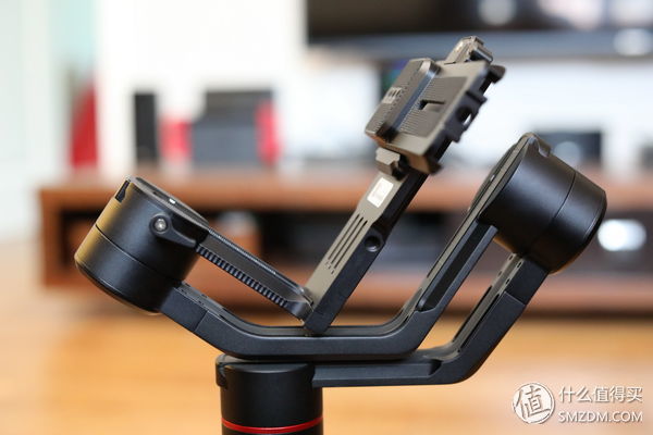 你有麒麟臂，我有稳定器，飞宇AK2000单反相机稳定器使用评测