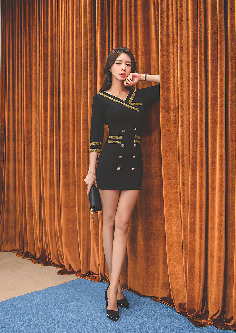 若诗科维尔哈双排扣裙