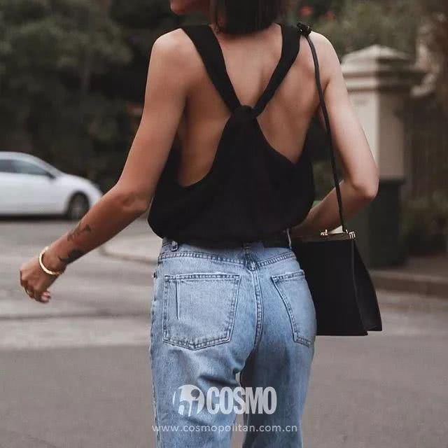 尴尬!我今日的完美造型毁于内衣露边……