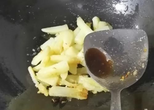  【做法】干煸孜然土豆条，好吃有诀窍，分分钟学会，口感酥香，美味又下饭