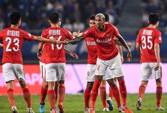 恒大客场逆转苏宁后，却有一大隐患：迎战大连时有5将身背3张黄牌