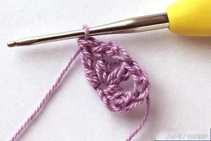 钩针编织教程图解 网红经典段染色三角形钩针披肩围巾大全 美极了