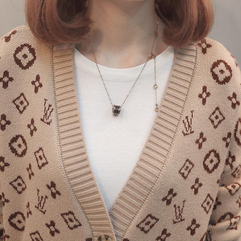 腰粗屁股大的女人，少穿毛衣!试试这些中长秋衫，轻松遮肉超显瘦