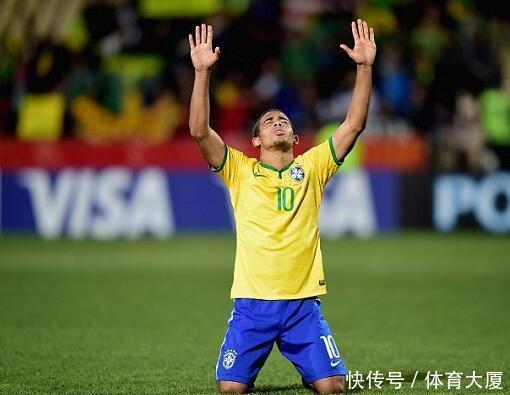 4场0进球,巴西队最弱前锋非他莫属!一个人的表