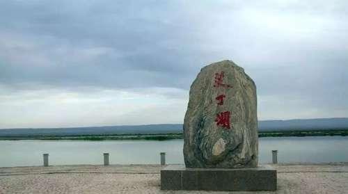 新疆捡石头最美季节又到了，教你在16个不同的地方捡石头！