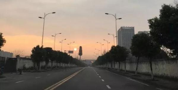 成都出大太阳，必须晒！接下来还有4次降温，大家挺住！