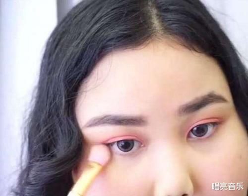  #就算#200斤的胖女孩会化妆，就算画的再漂亮，大家认为可以接受么