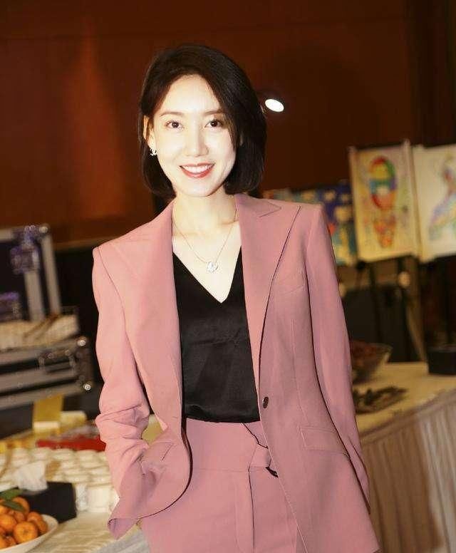  『气质』判断一个女生有没有气质,其实和颜值关系不大,关键在于这4点
