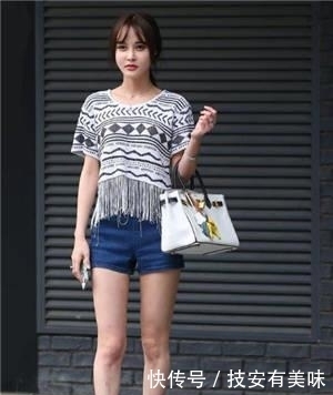 『气质』街拍柔美娇俏的小姐姐,仙女气质十足,哪一位最美