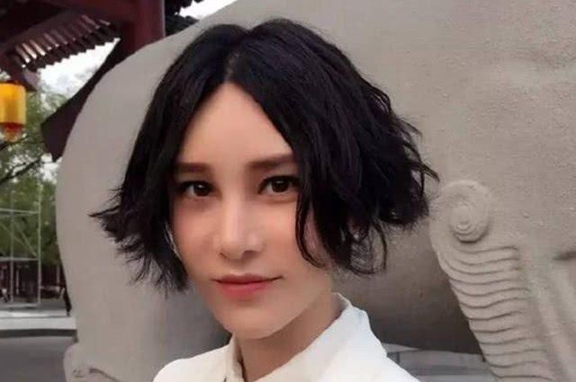  #新人#她曾是超女冠军，经历坎坷不忘初心，慧眼识珠发掘新人