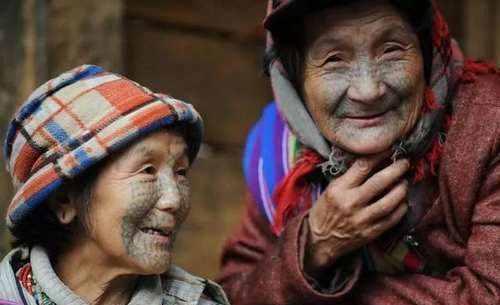 独龙江公路翻越高黎贡山，闯入怒江峡谷最后一个秘境，世外桃源！