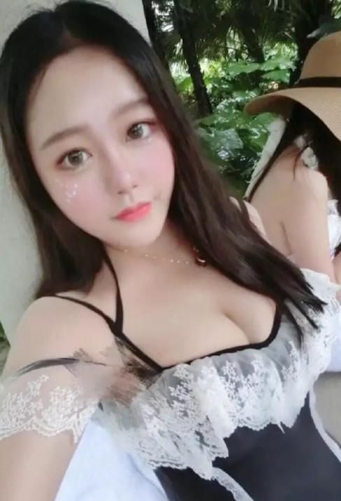 网红“照骗”ps过度，王思聪上当？网友：聪少你眼睛该去看看了！