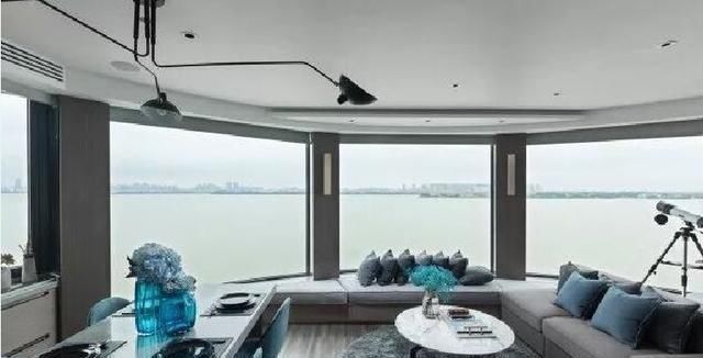 设计师■新婚夫妻40万买180°湖景房,奇葩结构吓跑装修公司,无人敢接手
