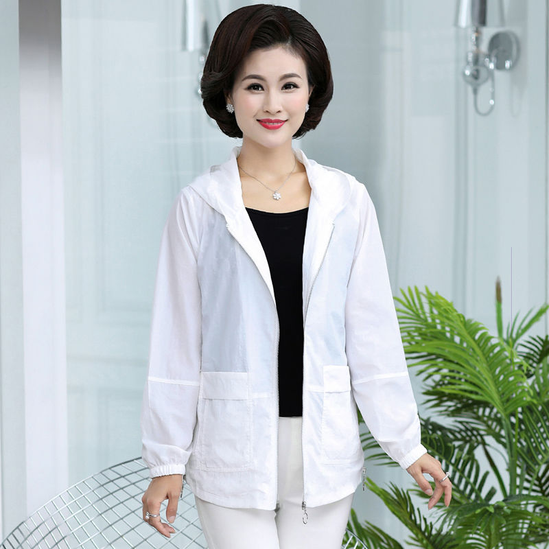 难怪我姨把防晒衣扔了!今秋新出的风衣+小脚裤太美了，一买5件