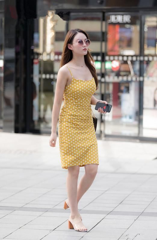 街拍 一波美女遇上这样事 图6小姐姐大长腿日本尤物一般 很喜欢