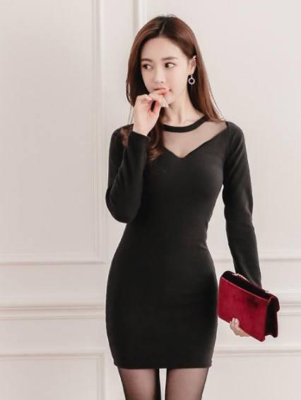 颜值很高的紧身裙女神,摇曳的身姿吸引太多人的目光!