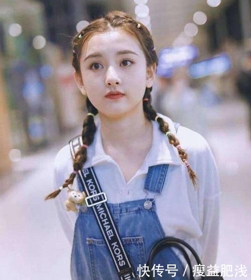 『总扎』别总扎马尾辫了,现在最火的是“香蕉辫”扎发,明星们都在扎!