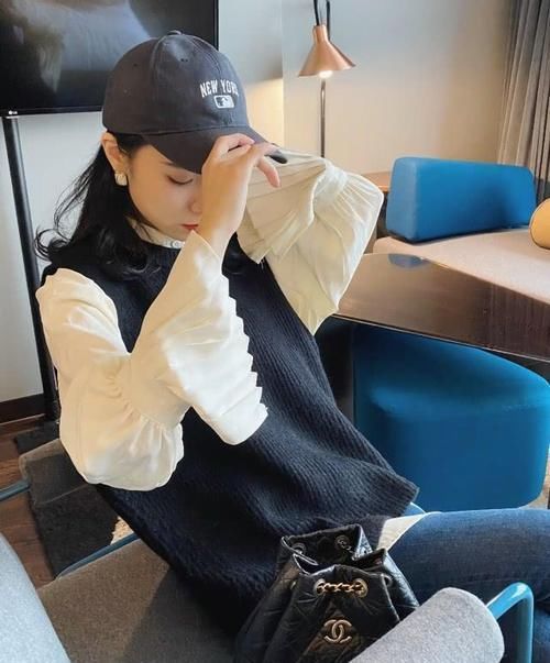  『初春』最近火了一种初春搭配，减龄又有气质，120斤都能穿出女神范儿