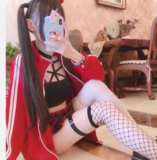 网红“蔡萝莉”被扒黑料，身份、年龄家庭都造假，网友：又被骗了