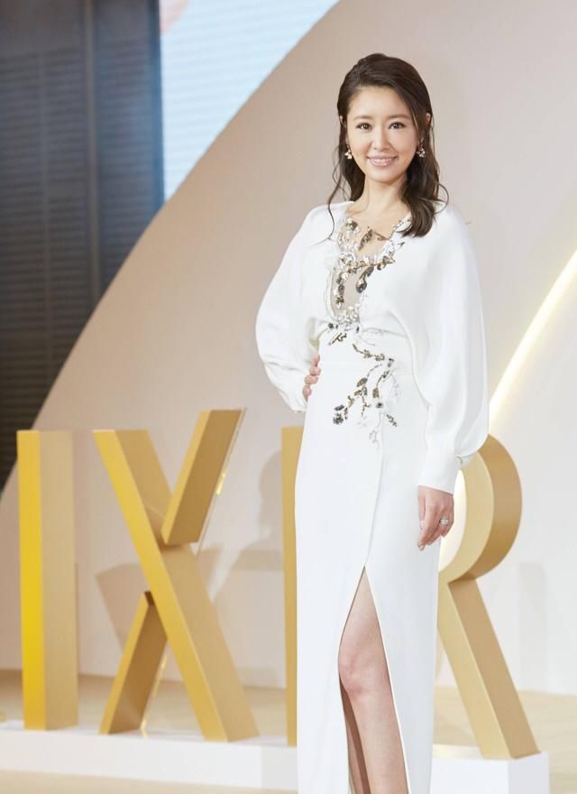 当林心如的开叉裙,遇上了范冰冰的开叉裙,网友:统统被她秒掉!