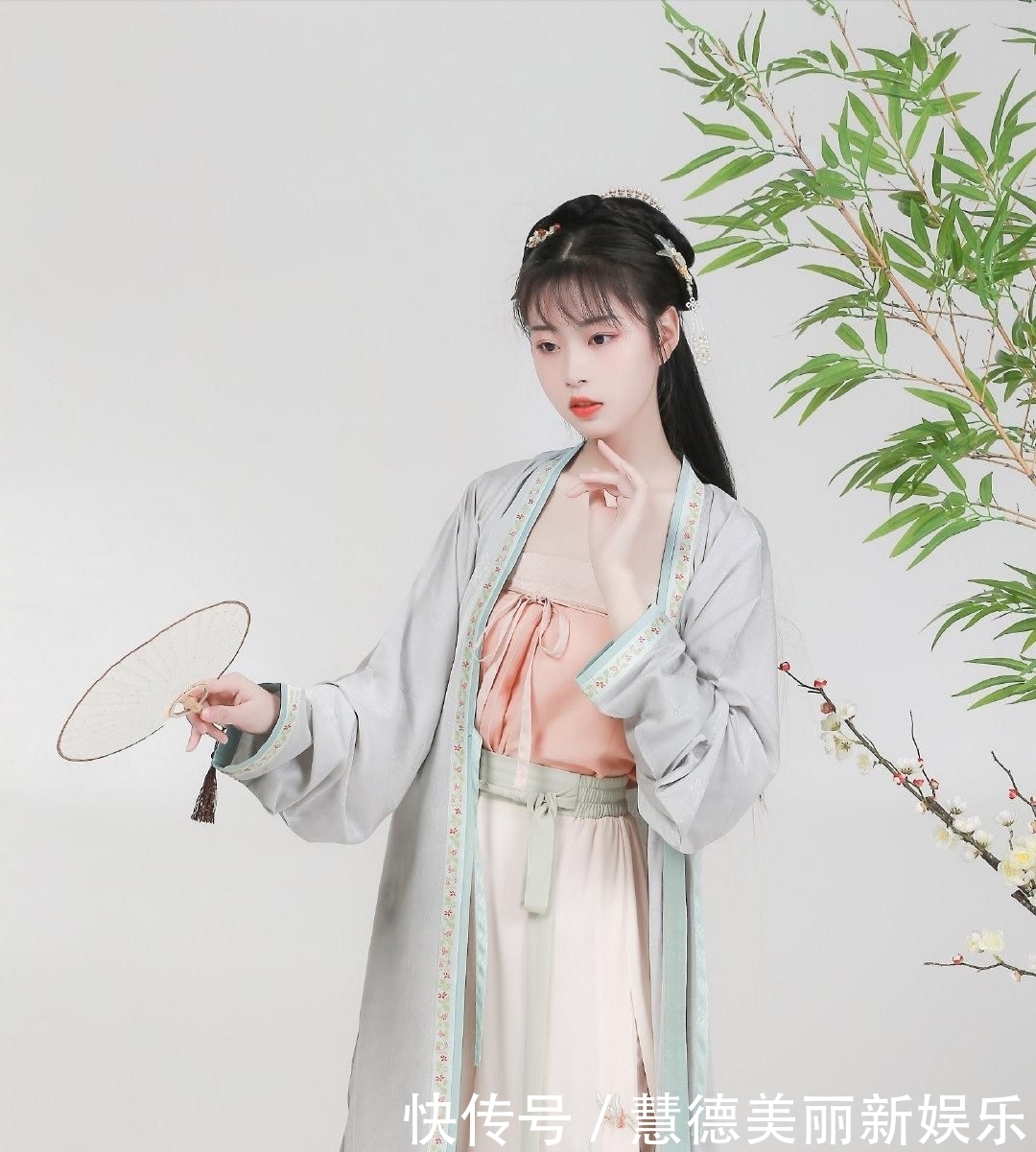  [小白]别再说汉服不日常了。这几套汉服小白也能穿出街，效果够“雷人”