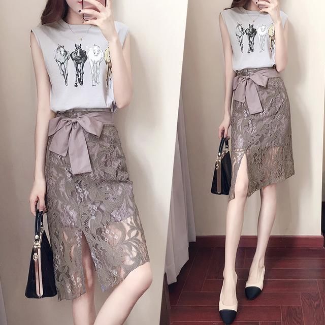 34岁老婆穿“蕾丝裙”+小高跟，超级性感时髦，美的像22岁