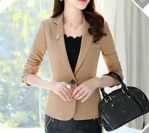 女人个子矮不要怕，现流行小西装+小脚裤，显瘦又显高白领范十足