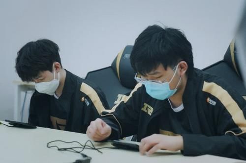  [RW]RNGM1-3RW：望月草教练备受质疑，风暴龙王两度被抢，问题出在哪？