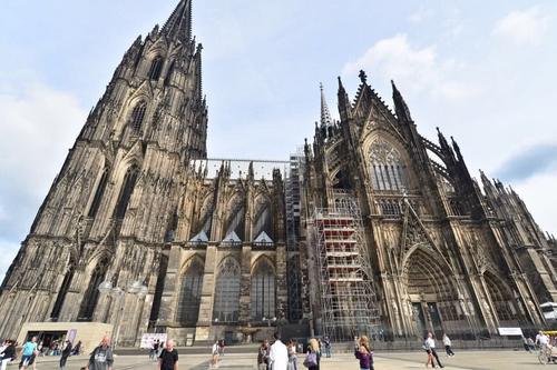 最爱吃大蒜的国家：每年吃掉的大蒜超八千吨，连蛋糕也做成大蒜味