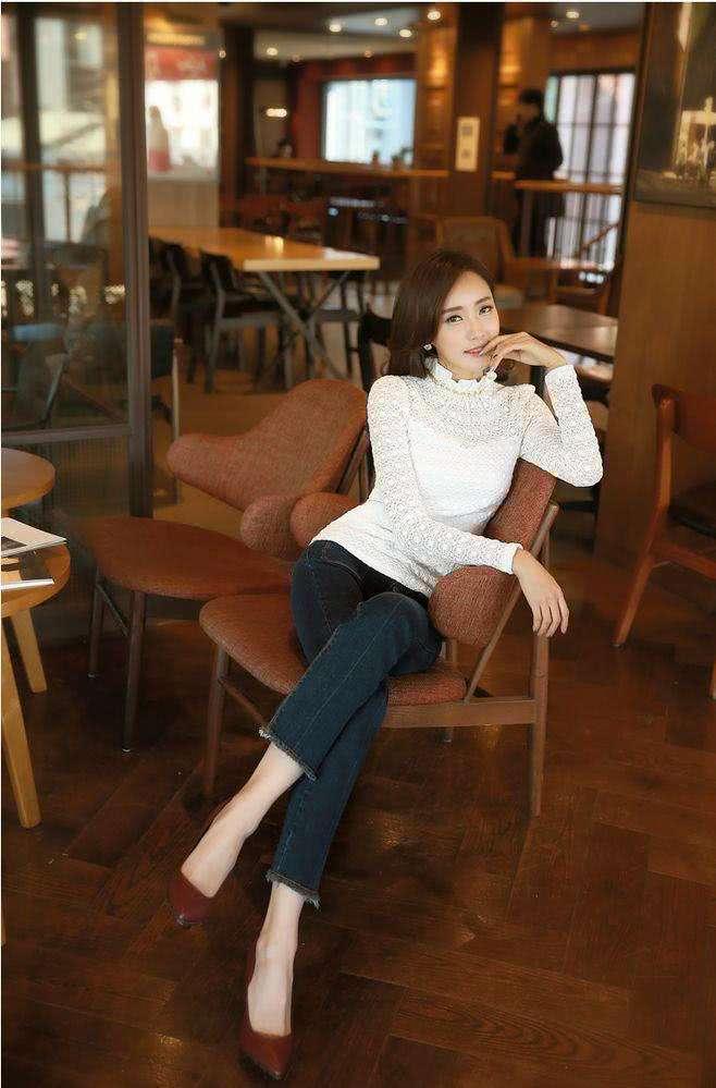 紧身裤让你柔美曲线与翘臀很显魅力，时髦更凸显时尚